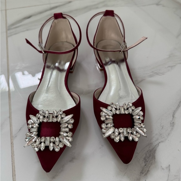 Elegant Burgundy Satin Heels with Crystal Embellishments - Picture 1 of 2